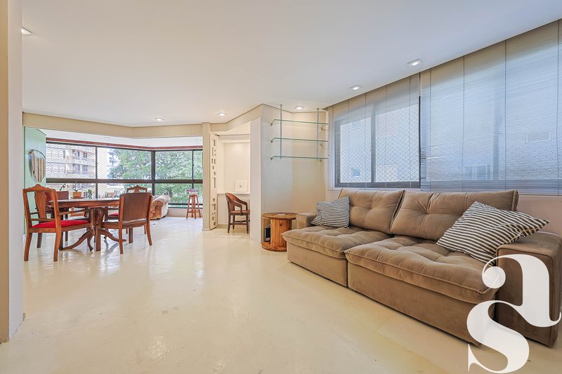 Apartamento &agrave; venda no Cabral &ndash; 111 m&sup2; | 3 quartos (1 su&iacute;te) | 1 vaga - R$795.000,00 Avenida Anita Garibaldi Curitiba - 