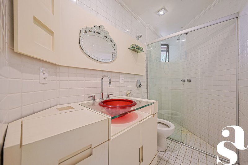 Apartamento &agrave; venda no Cabral &ndash; 111 m&sup2; | 3 quartos (1 su&iacute;te) | 1 vaga - R$795.000,00 Avenida Anita Garibaldi Curitiba - 