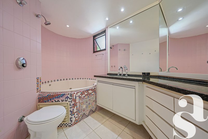 Apartamento &agrave; venda no Cabral &ndash; 111 m&sup2; | 3 quartos (1 su&iacute;te) | 1 vaga - R$795.000,00 Avenida Anita Garibaldi Curitiba - 