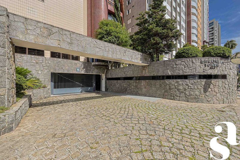 Apartamento &agrave; venda no Cabral &ndash; 111 m&sup2; | 3 quartos (1 su&iacute;te) | 1 vaga - R$795.000,00 Avenida Anita Garibaldi Curitiba - 