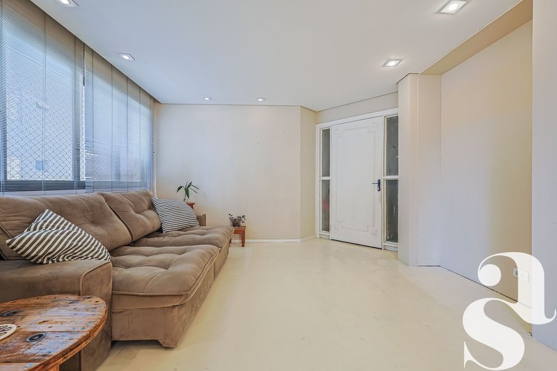 Apartamento &agrave; venda no Cabral &ndash; 111 m&sup2; | 3 quartos (1 su&iacute;te) | 1 vaga - R$795.000,00 Avenida Anita Garibaldi Curitiba - 