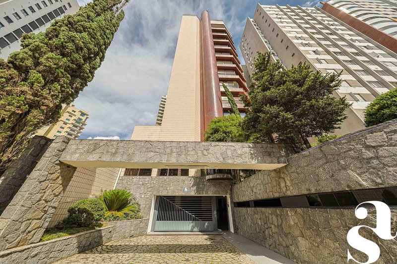 Apartamento &agrave; venda no Cabral &ndash; 111 m&sup2; | 3 quartos (1 su&iacute;te) | 1 vaga - R$795.000,00 Avenida Anita Garibaldi Curitiba - 