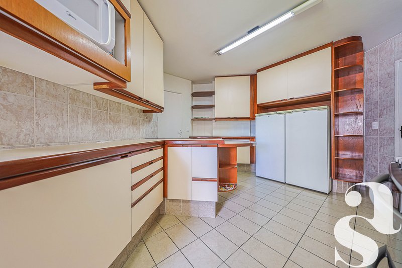 Apartamento &agrave; venda no Cabral &ndash; 111 m&sup2; | 3 quartos (1 su&iacute;te) | 1 vaga - R$795.000,00 Avenida Anita Garibaldi Curitiba - 