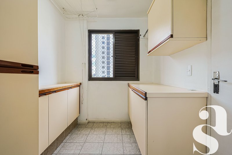 Apartamento &agrave; venda no Cabral &ndash; 111 m&sup2; | 3 quartos (1 su&iacute;te) | 1 vaga - R$795.000,00 Avenida Anita Garibaldi Curitiba - 