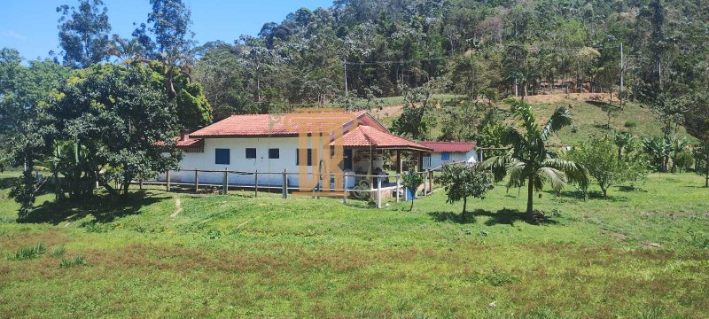 Sitio de 6,5 alqueires a venda em Monteiro Lobato-SP com 2 casas  São José dos Campos - 