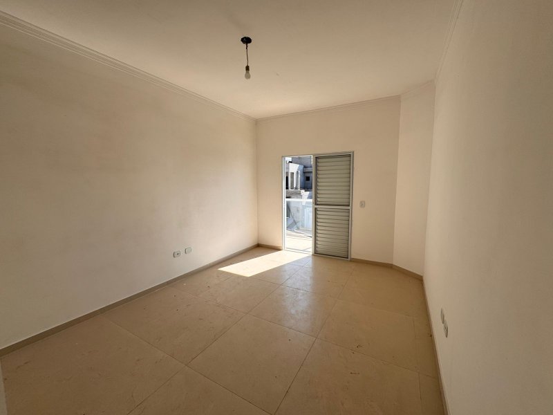 Sobrado com 3 suítes no Jardim dos Abreus em Caieiras Rua Edgar Angelo Dártora Caieiras - 