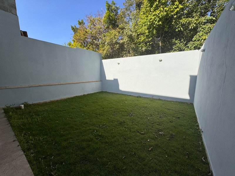 Sobrado com 3 suítes no Jardim dos Abreus em Caieiras Rua Edgar Angelo Dártora Caieiras - 