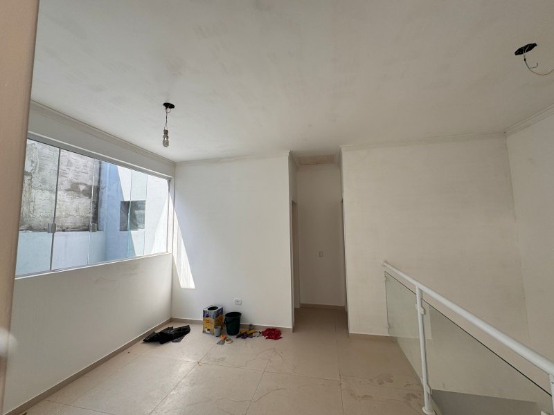 Sobrado com 3 suítes no Jardim dos Abreus em Caieiras Rua Edgar Angelo Dártora Caieiras - 