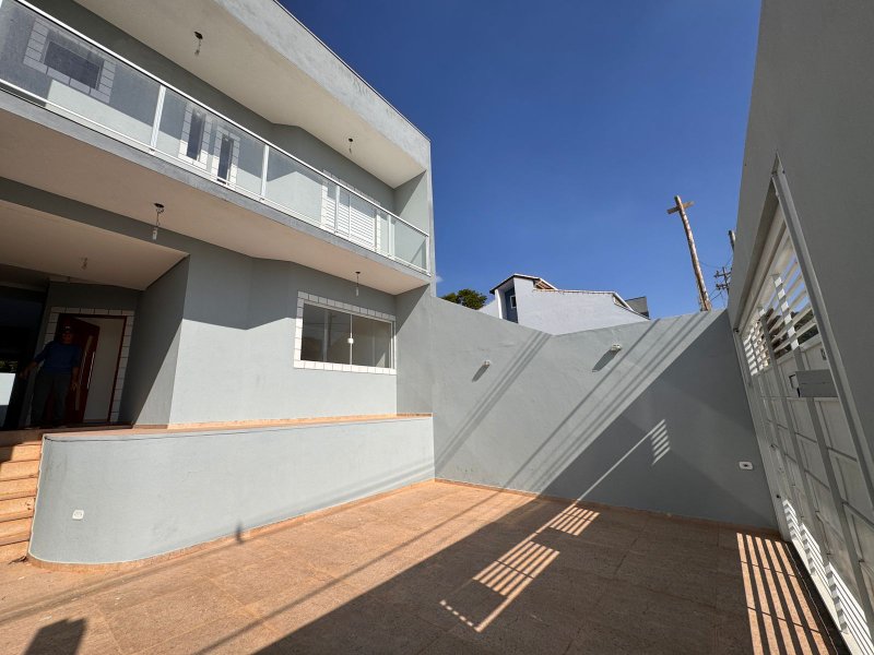 Sobrado com 3 suítes no Jardim dos Abreus em Caieiras Rua Edgar Angelo Dártora Caieiras - 