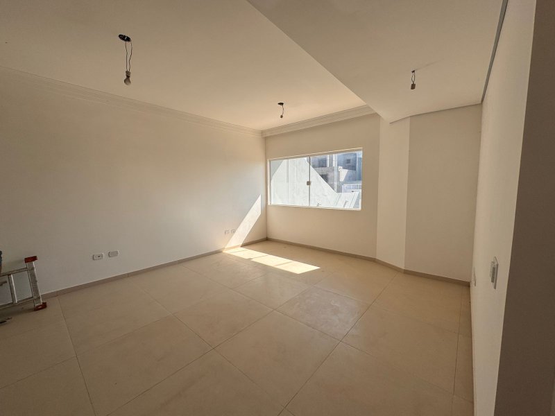 Sobrado com 3 suítes no Jardim dos Abreus em Caieiras Rua Edgar Angelo Dártora Caieiras - 