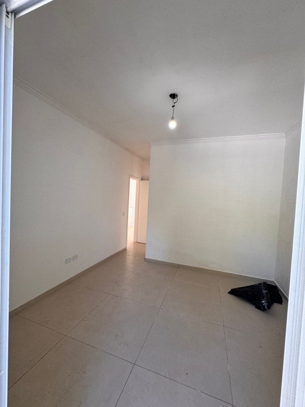 Sobrado com 3 suítes no Jardim dos Abreus em Caieiras Rua Edgar Angelo Dártora Caieiras - 