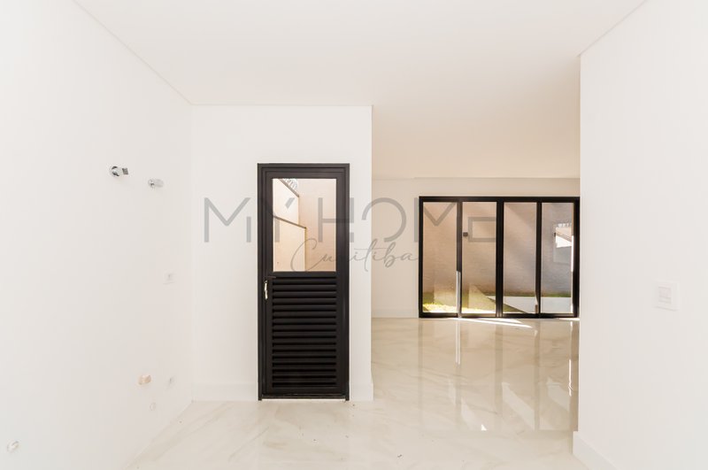 Casa em condomínio à venda nas Mercês Rua Paulo Martins Curitiba - 