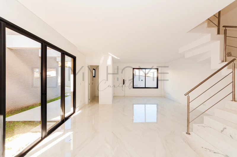 Casa em condomínio à venda nas Mercês Rua Paulo Martins Curitiba - 