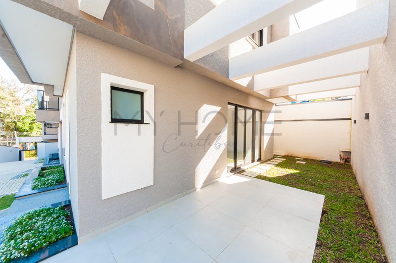 Casa em condomínio à venda nas Mercês Rua Paulo Martins Curitiba - 