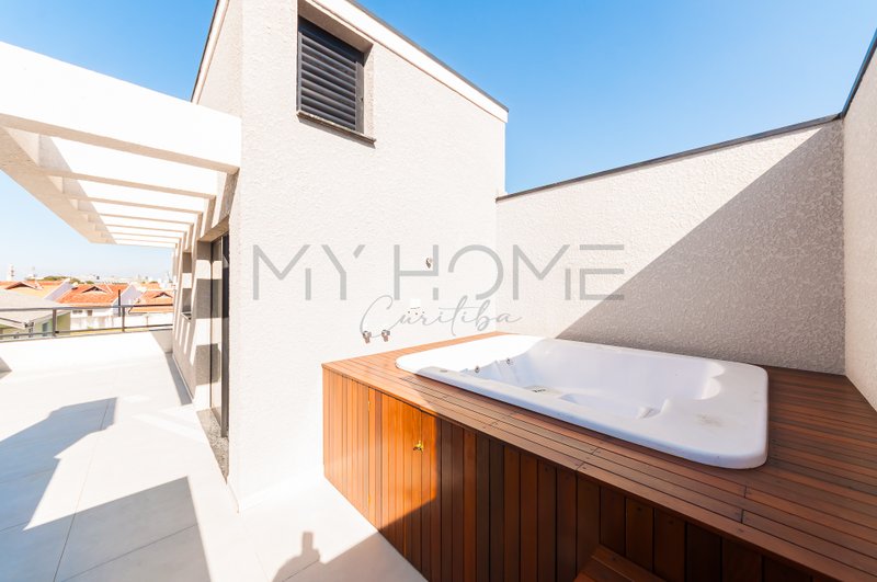 Casa em condomínio à venda nas Mercês Rua Paulo Martins Curitiba - 