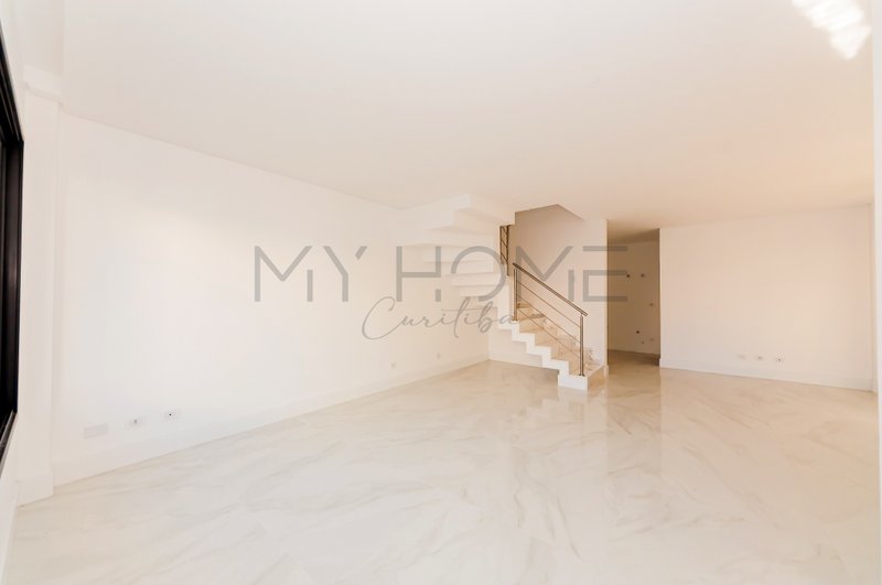 Casa em condomínio à venda nas Mercês Rua Paulo Martins Curitiba - 