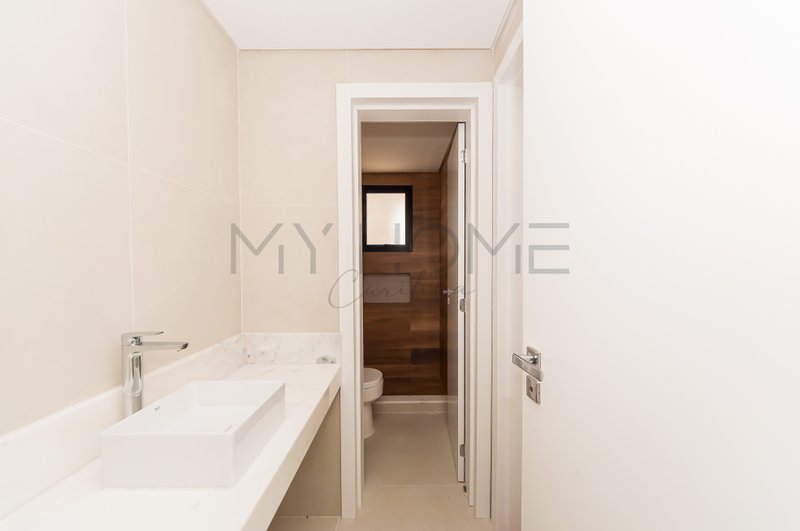 Casa em condomínio à venda nas Mercês Rua Paulo Martins Curitiba - 