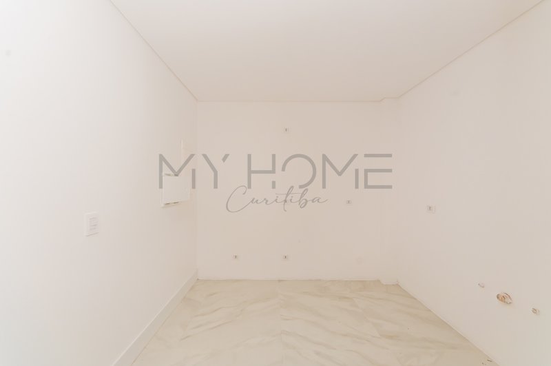 Casa em condomínio à venda nas Mercês Rua Paulo Martins Curitiba - 