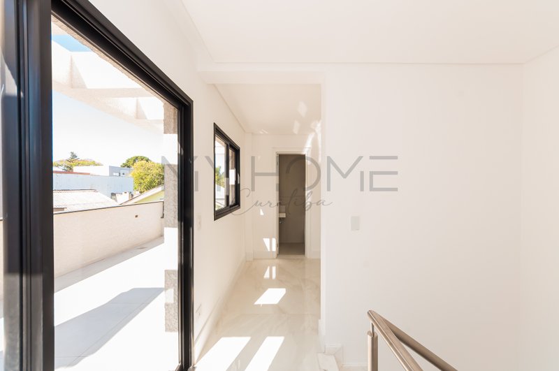 Casa em condomínio à venda nas Mercês Rua Paulo Martins Curitiba - 