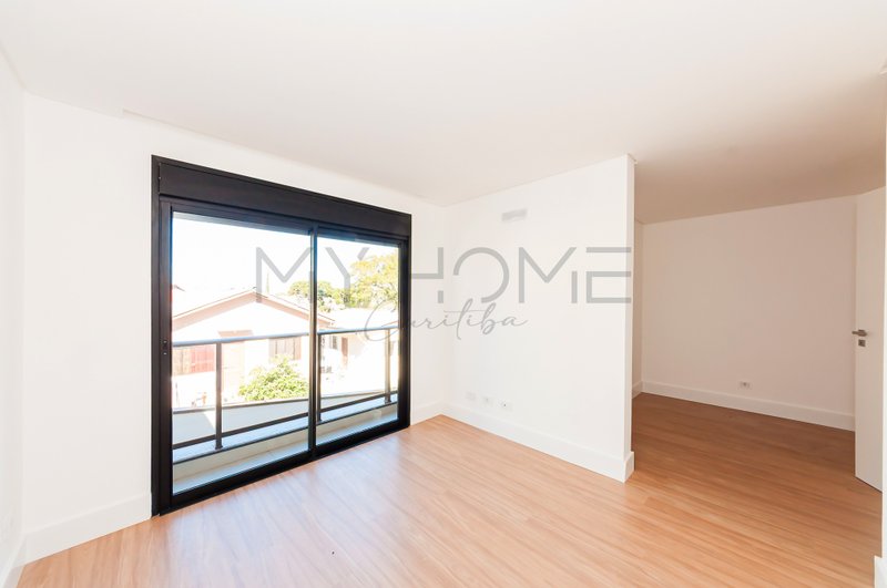 Casa em condomínio à venda nas Mercês Rua Paulo Martins Curitiba - 