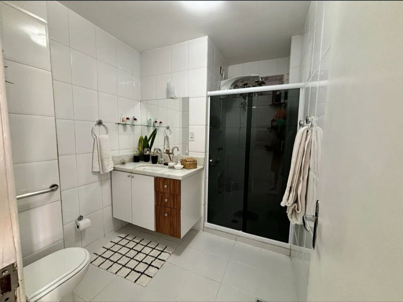 APARTAMENTO PARA VENDA DOIS QUARTOS DOIS BANHEIROS 95 m² TERREO  TODO REFORMADO, AMPLO!!!! Rua Rio Amazonas Salvador - 