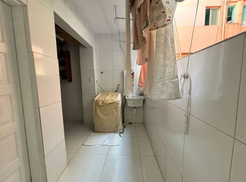 APARTAMENTO PARA VENDA DOIS QUARTOS DOIS BANHEIROS 95 m² TERREO  TODO REFORMADO, AMPLO!!!! Rua Rio Amazonas Salvador - 