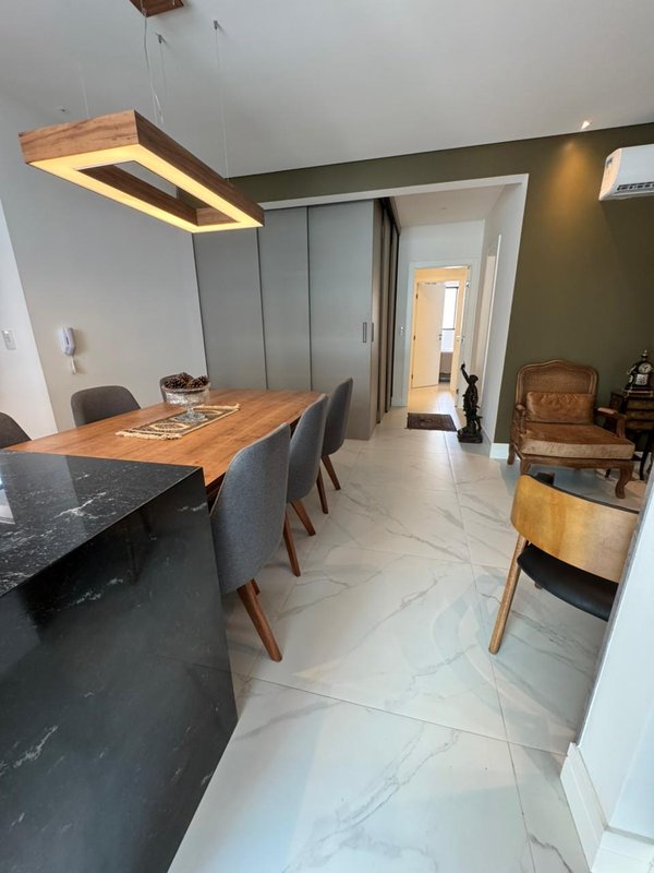 Lindo apartamento mobiliado a 450 m do mar localizado em Meia Praia Rua 286 Itapema - 