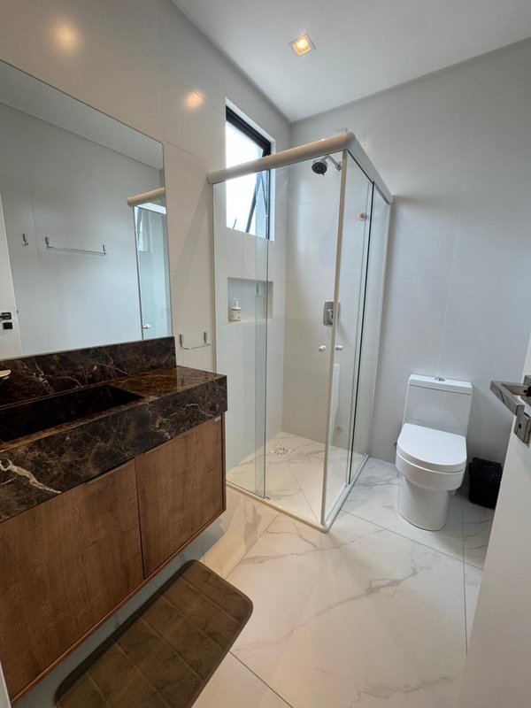 Lindo apartamento mobiliado a 450 m do mar localizado em Meia Praia Rua 286 Itapema - 