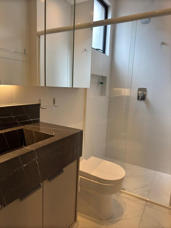 Lindo apartamento mobiliado a 450 m do mar localizado em Meia Praia Rua 286 Itapema - 