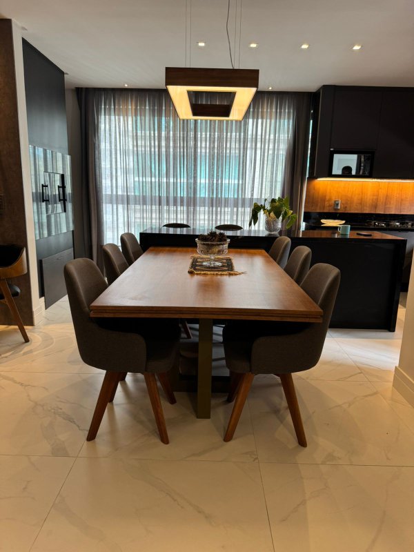 Lindo apartamento mobiliado a 450 m do mar localizado em Meia Praia Rua 286 Itapema - 