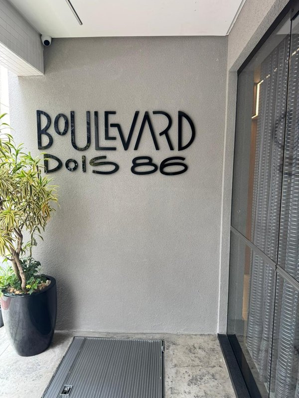 Lindo apartamento mobiliado a 450 m do mar localizado em Meia Praia Rua 286 Itapema - 