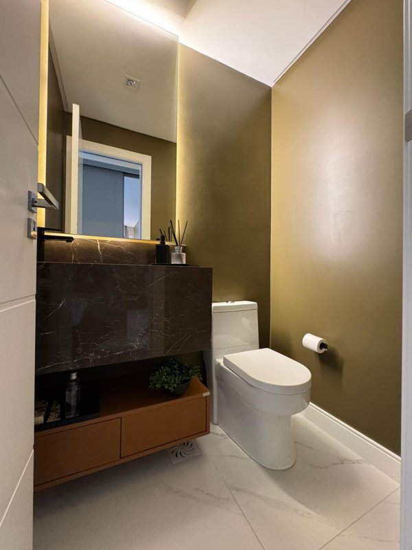 Lindo apartamento mobiliado a 450 m do mar localizado em Meia Praia Rua 286 Itapema - 