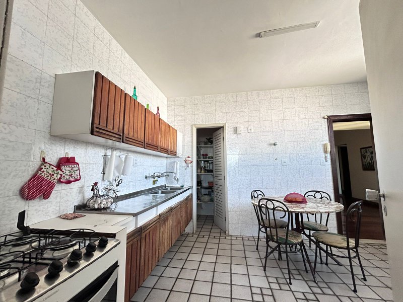 APARTAMENTO NASCENTE 4 QUARTOS VARANDA LIVING 3 GARAGENS À VENDA NO CAMPO GRANDE! Largo do Campo Grande Salvador - 