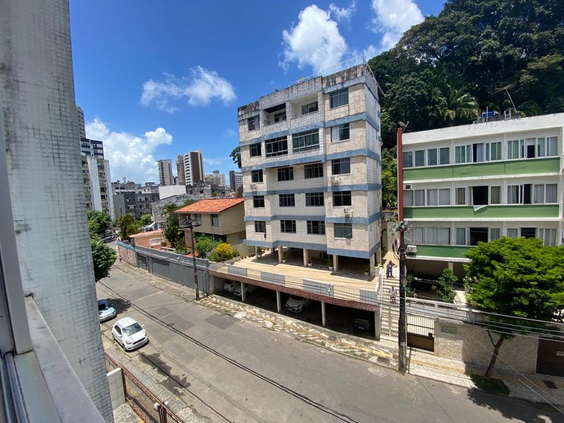 APARTAMENTO AMPLO QUARTO SALA  GARAGEM À VENDA NA BARRA! Rua Doutor João Pondé Salvador - 