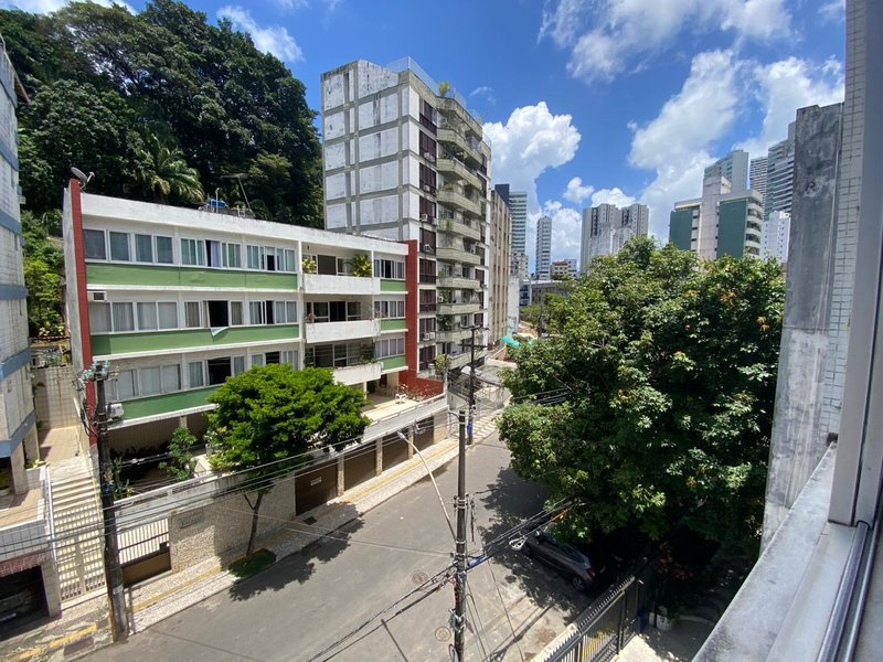 APARTAMENTO AMPLO QUARTO SALA  GARAGEM À VENDA NA BARRA! Rua Doutor João Pondé Salvador - 