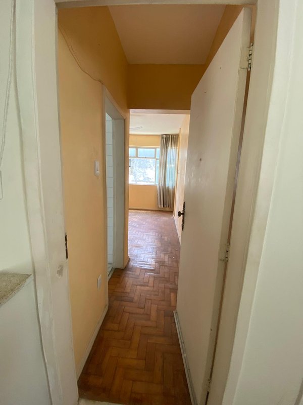 APARTAMENTO AMPLO QUARTO SALA  GARAGEM À VENDA NA BARRA! Rua Doutor João Pondé Salvador - 