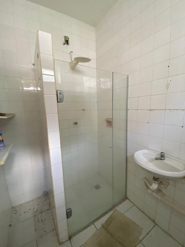 APARTAMENTO AMPLO QUARTO SALA  GARAGEM À VENDA NA BARRA! Rua Doutor João Pondé Salvador - 