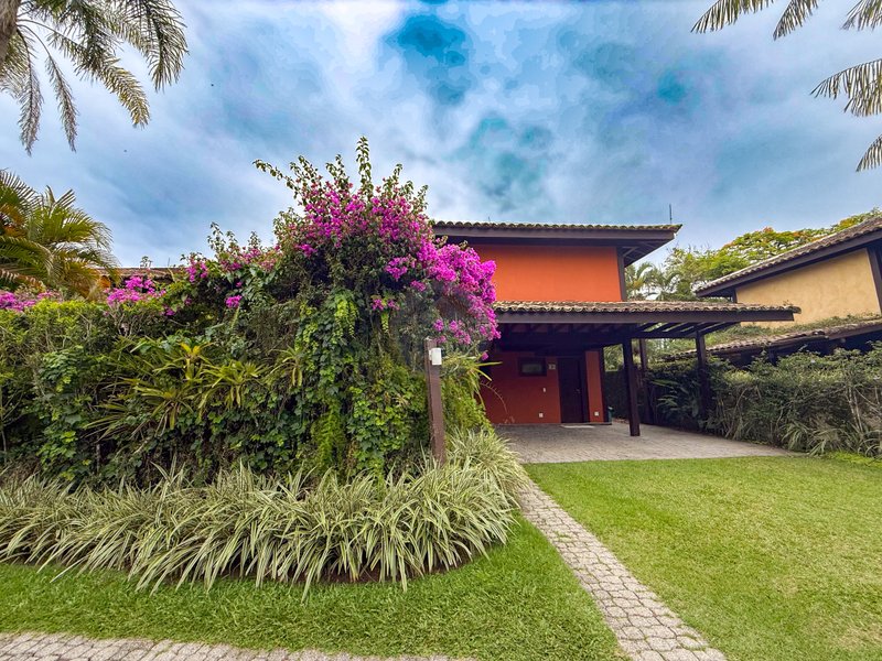 Casa Ampla em Condom&iacute;nio com Servi&ccedil;o de Praia e Lazer - LOCA&Ccedil;&Atilde;O ANUAL  São Sebastião - 