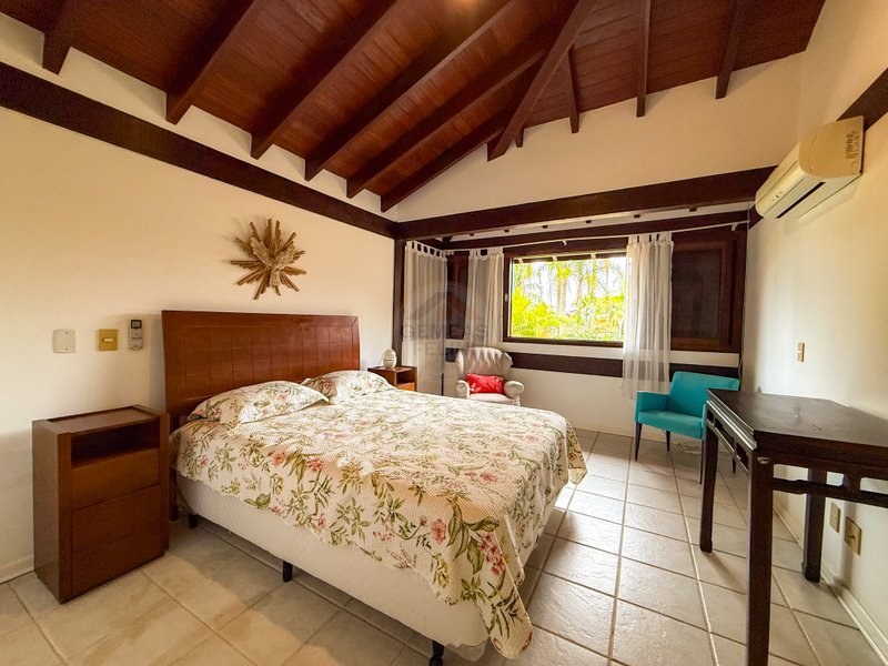 Casa Ampla em Condom&iacute;nio com Servi&ccedil;o de Praia e Lazer - LOCA&Ccedil;&Atilde;O ANUAL  São Sebastião - 