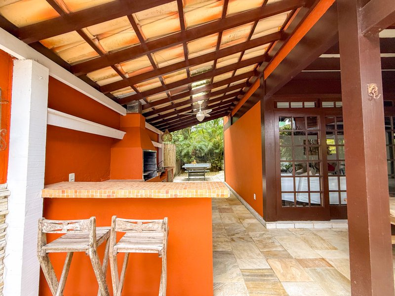 Casa Ampla em Condom&iacute;nio com Servi&ccedil;o de Praia e Lazer - LOCA&Ccedil;&Atilde;O ANUAL  São Sebastião - 