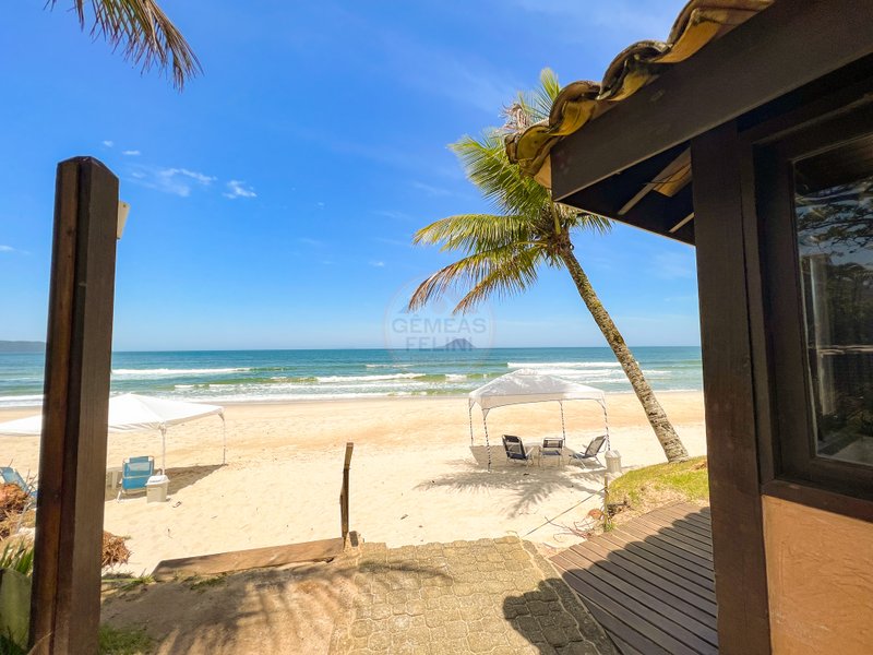 Casa Ampla em Condom&iacute;nio com Servi&ccedil;o de Praia e Lazer - LOCA&Ccedil;&Atilde;O ANUAL  São Sebastião - 