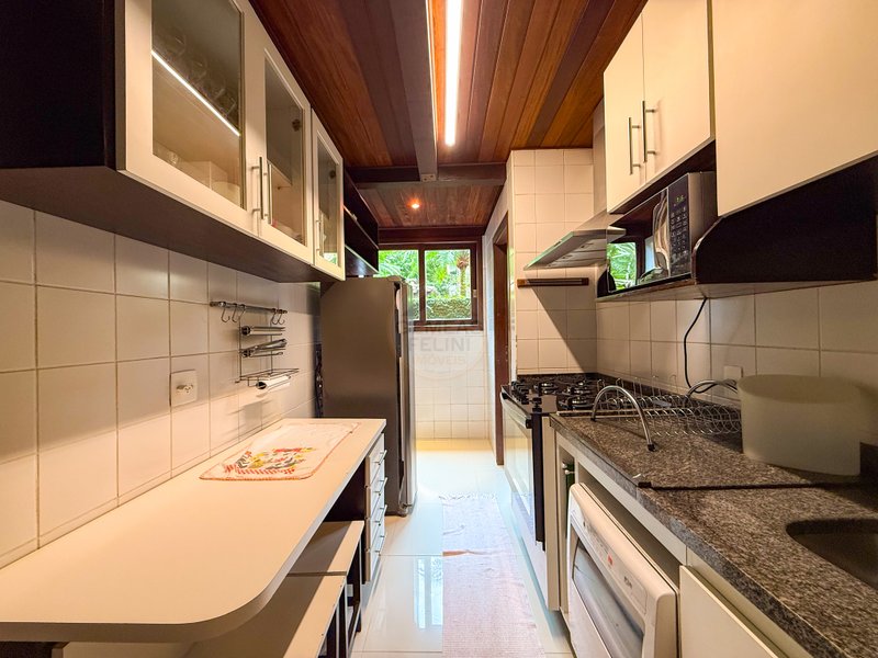 Casa Ampla em Condom&iacute;nio com Servi&ccedil;o de Praia e Lazer - LOCA&Ccedil;&Atilde;O ANUAL  São Sebastião - 