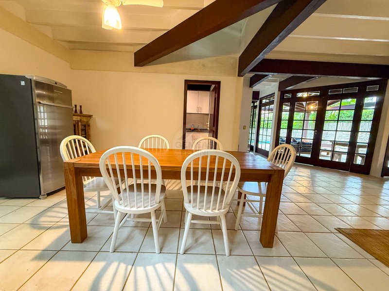 Casa Ampla em Condom&iacute;nio com Servi&ccedil;o de Praia e Lazer - LOCA&Ccedil;&Atilde;O ANUAL  São Sebastião - 