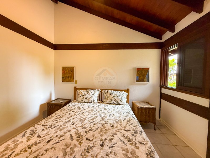 Casa Ampla em Condom&iacute;nio com Servi&ccedil;o de Praia e Lazer - LOCA&Ccedil;&Atilde;O ANUAL  São Sebastião - 