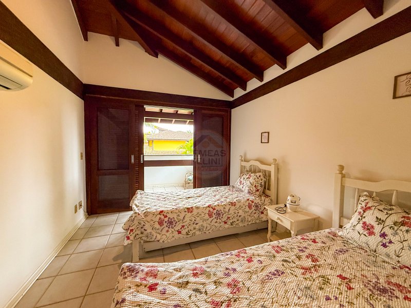 Casa Ampla em Condom&iacute;nio com Servi&ccedil;o de Praia e Lazer - LOCA&Ccedil;&Atilde;O ANUAL  São Sebastião - 