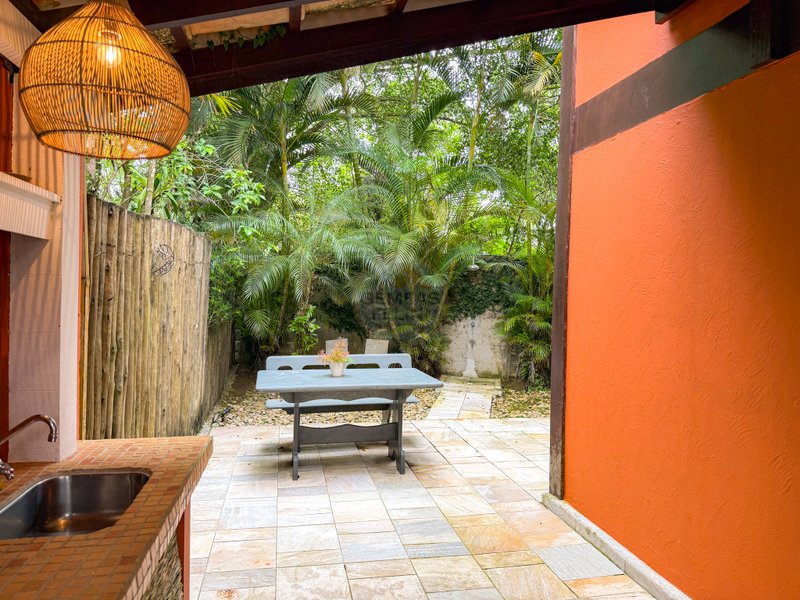 Casa Ampla em Condom&iacute;nio com Servi&ccedil;o de Praia e Lazer - LOCA&Ccedil;&Atilde;O ANUAL  São Sebastião - 