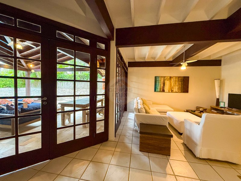 Casa Ampla em Condom&iacute;nio com Servi&ccedil;o de Praia e Lazer - LOCA&Ccedil;&Atilde;O ANUAL  São Sebastião - 