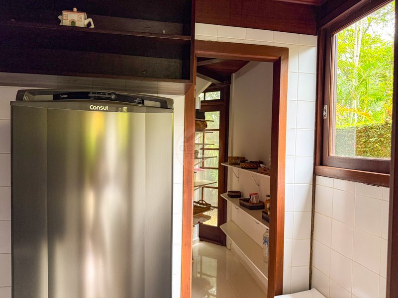 Casa Ampla em Condom&iacute;nio com Servi&ccedil;o de Praia e Lazer - LOCA&Ccedil;&Atilde;O ANUAL  São Sebastião - 