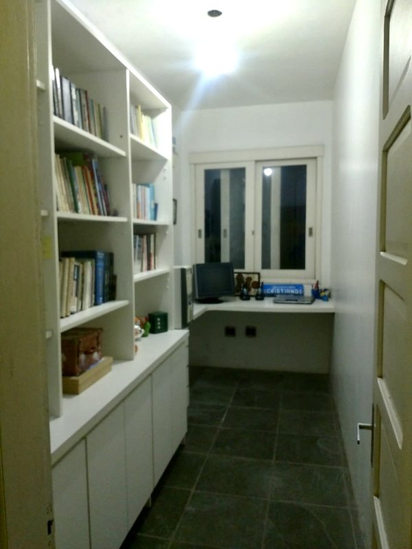 R$ 4.000.000 - PORTEIRA FECHADA - ESPETACULAR S&Iacute;TIO CLUBE COM RESID&Ecirc;NCIA DE ALTO PADR&Atilde;O Estrada do Rincão Porto Alegre - 