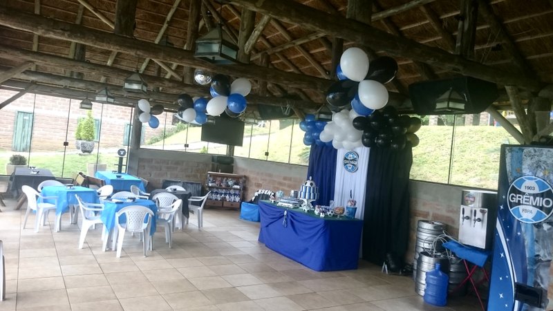 R$ 4.000.000 - PORTEIRA FECHADA - ESPETACULAR S&Iacute;TIO CLUBE COM RESID&Ecirc;NCIA DE ALTO PADR&Atilde;O Estrada do Rincão Porto Alegre - 